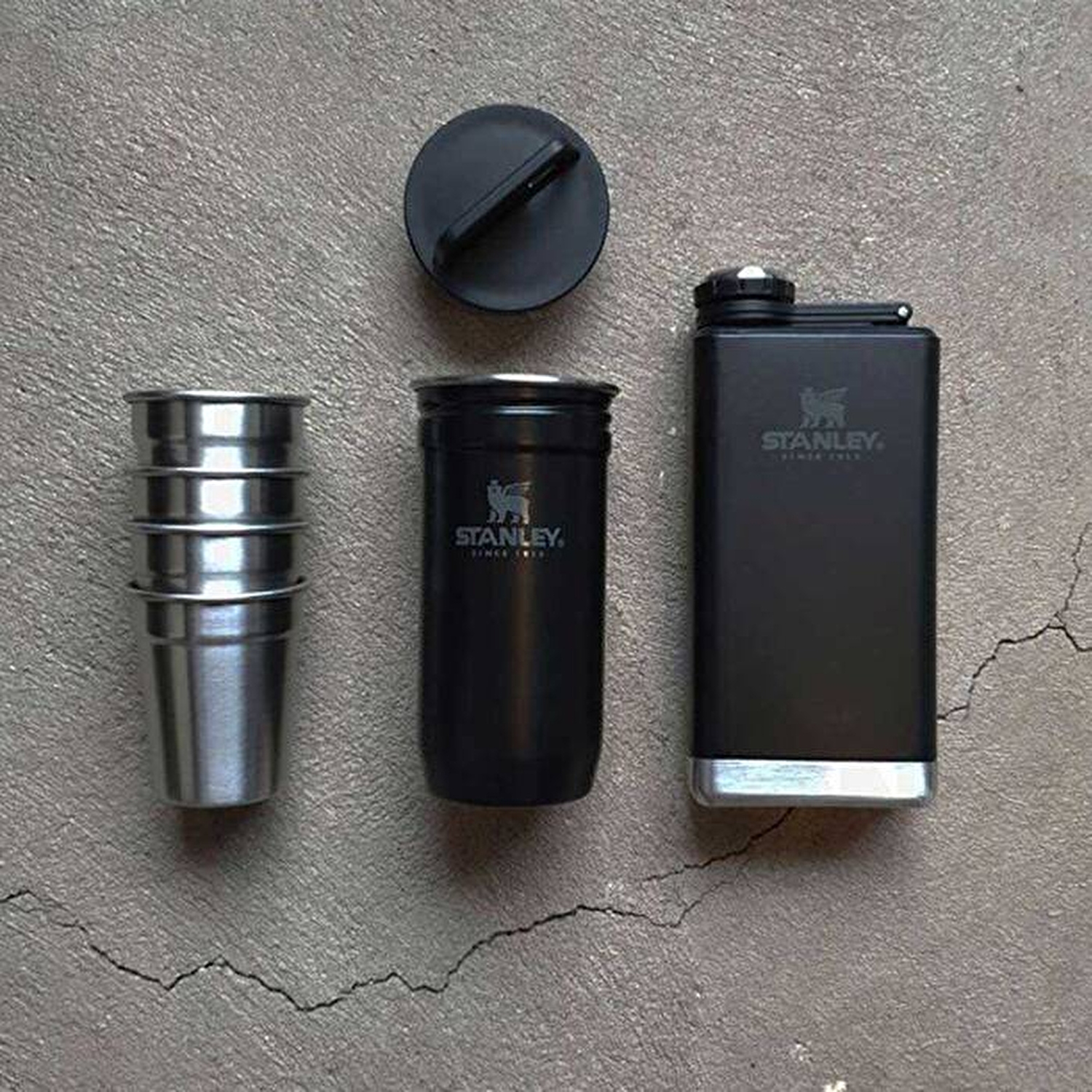 Adv Gift Box Shot Gl St M.Blk +Flask Shot Seti