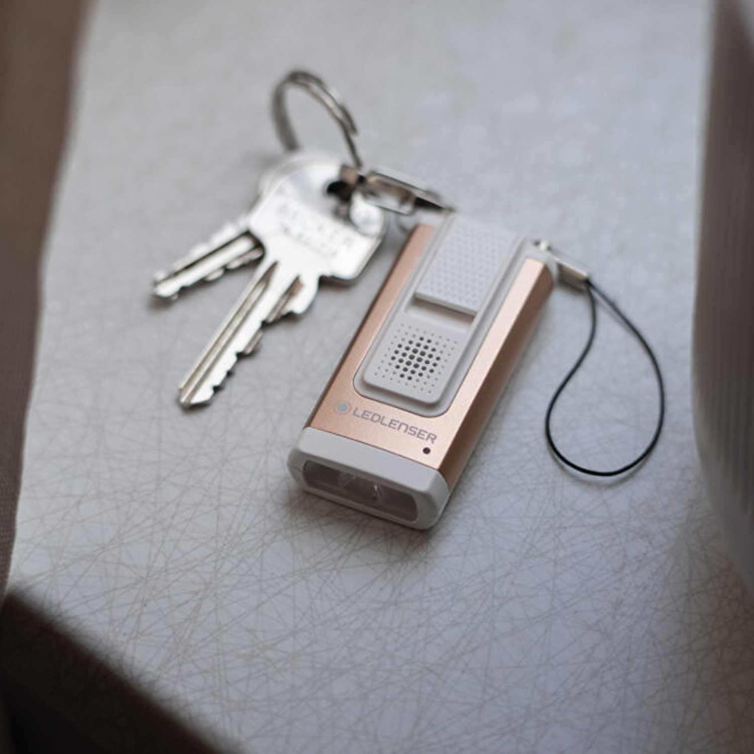 K6R Safety Rose Gold Anahtarlık