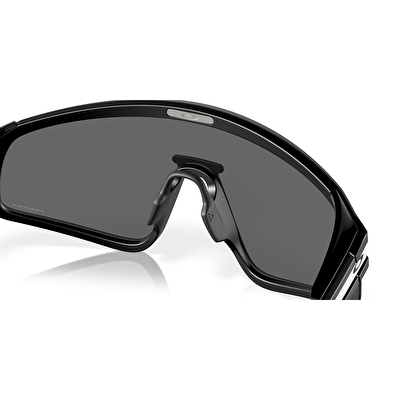 Oakley Latch Panel Erkek Güneş Gözlüğü